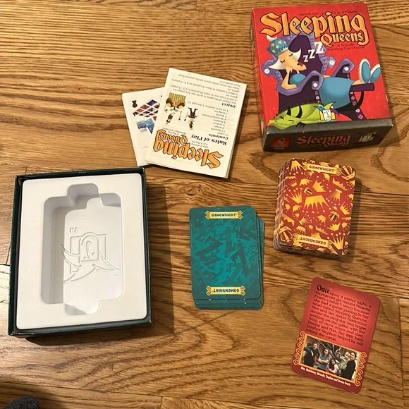 Sleeping Queens Card Game - Picture 3 of 3